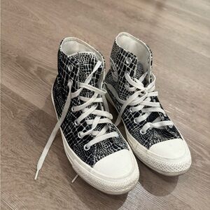 hightop converse women’s 6.5